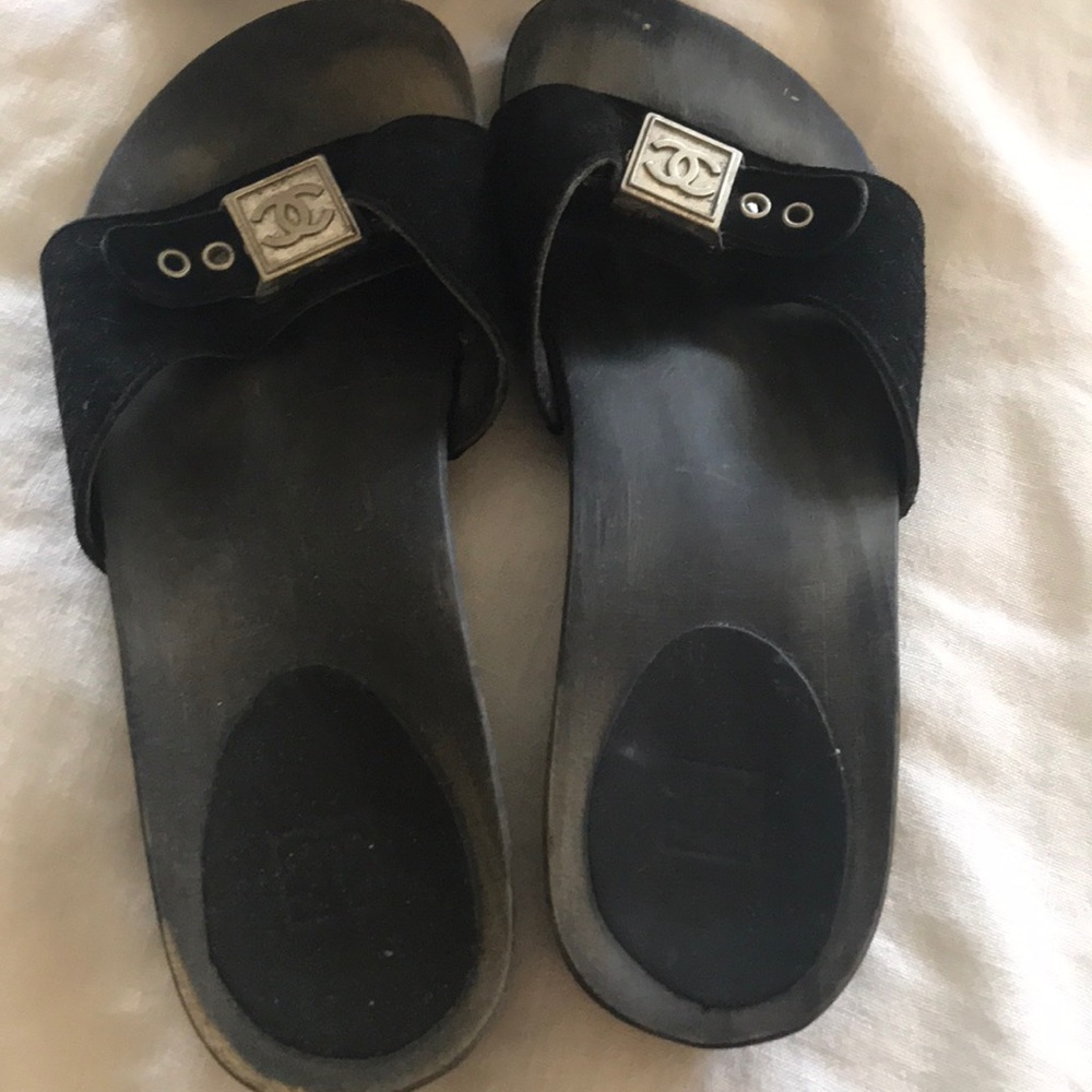 Black Gucci slides w/box